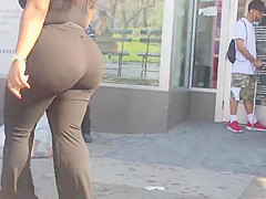 Thick Bubble Arse Ebon Mother I'd Like To Fuck in Spandex