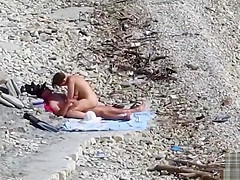 Pair Screwed On A Public Beach Whilst As People Walked Near