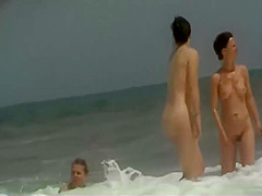 PRICELESS SCOOPS ON THE BEACH