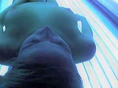 Voyeur livecam naked hotty in solarium part12