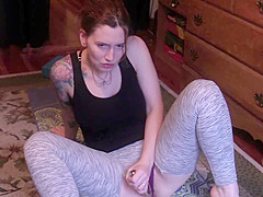 Yoga mother I'd like to fuck Masturbates and Squirts for U