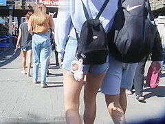 BootyCruise: Wharf Webcam 2019-13: Ballsy Tourists On Parade