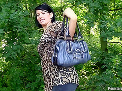 Rihanna Samuel in Handjob2011-07-04 1920
