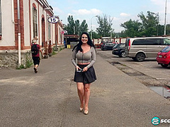 Shopping and Hanging Out With Tina Lee - ScoreLand