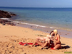 Hawt Lascivious Sweethearts Outdoor 3Some Sex - Diana Gold