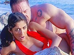 Pair Has Hard Sex At Beach With Fine Cum On Face