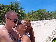 Public Beach Swallowing Cum Quickie Orall-Service With Beautiful Face