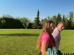 Czech pair enjoys outdoor sex with a gripping finish