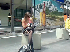 Super hot gal awaiting for somebody