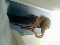 Hawt Butt Takes a Pee