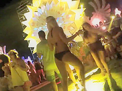 Shaggy aged vagina whilst it makes water