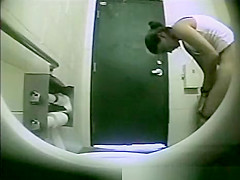 Cutie changing her OB