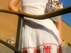 Blond tourist hottie upskirt