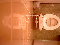 Unaware hotties spied pissing