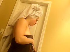 Corpulent angel with valuable marangos spied