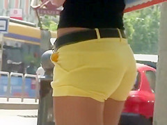 Hotty walks like that babe's just been drilled