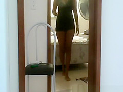 Exhibitionist ebon honey flashes electrician