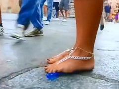 Foxy mademoiselle enjoys gratifying her hungry cunt in public