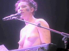 Nasty singer goes nude during her performance