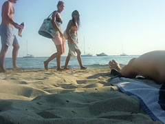 Hawt beauties pass by as I jerk off my penis