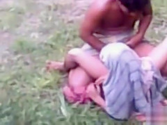 Indian hotty drilled in the grass by despairing chap