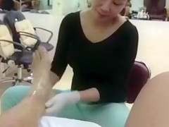 Jerking off whilst getting a pedicure is outstanding