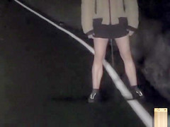 Fresh York Town gal likes pissing in public