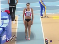Lengthy jump sweetheart with a great booty in spandex