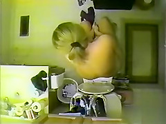 Stripped golden-haired pees but does not flush it down