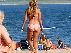 Booty spotting at the beach