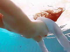 Lola Enjoys Showing Her Hot Whoppers