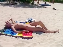 Pretty Exposed Youthful Girlfriends The Pornomoviehr.com Beach