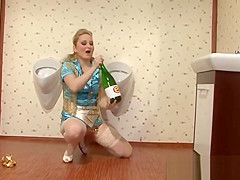 Party doxy fucking a bottle with champain