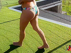 HOTTY ON VACATIONS LOVE TO TEASE HER BF SHOWING OFF HER LARGE BAWDY CLEFT IN HER FRESH BIKINI