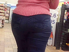 Nerdy Hawt PAWG Booty and Thighs Close Up