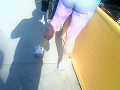 De compras: culona en spandex