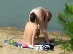 Baise en exterieur devant les voyeurs