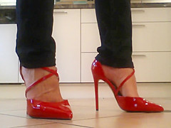 HOT HIGH HEELS