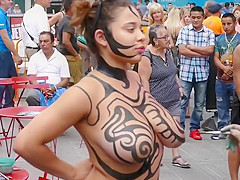 Large mounds angel public body painting