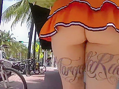 Tatoo wench street flash two